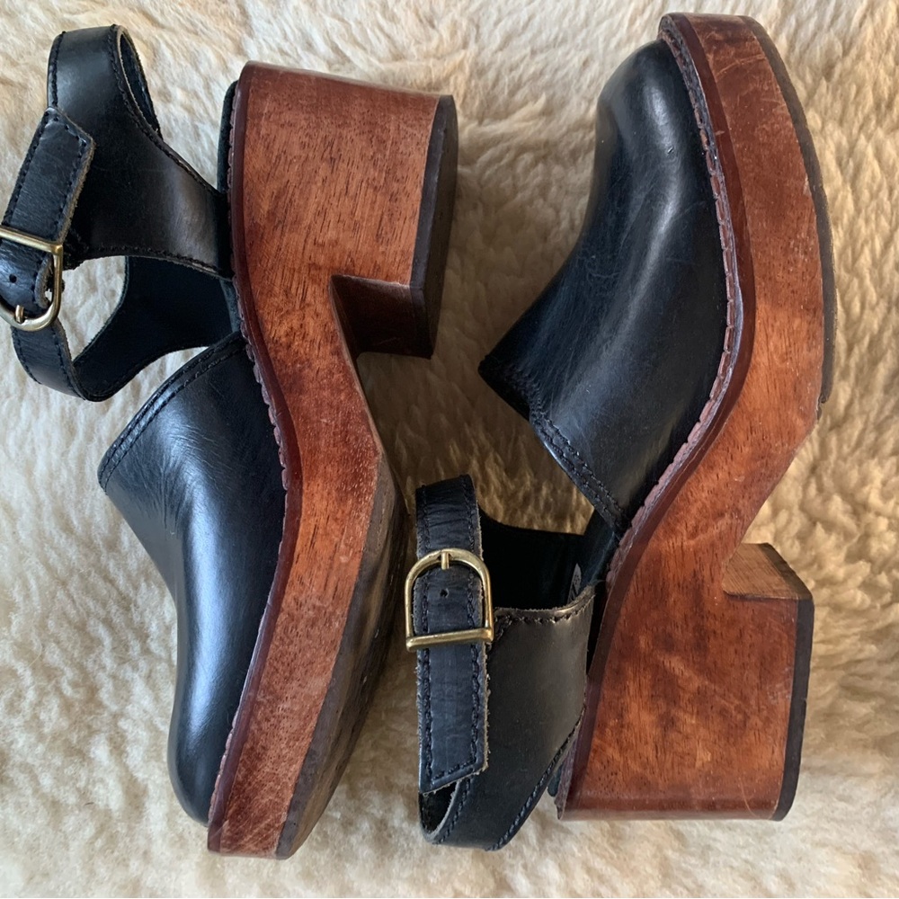 Stylish Black Leather Platform Sandals/Clogs